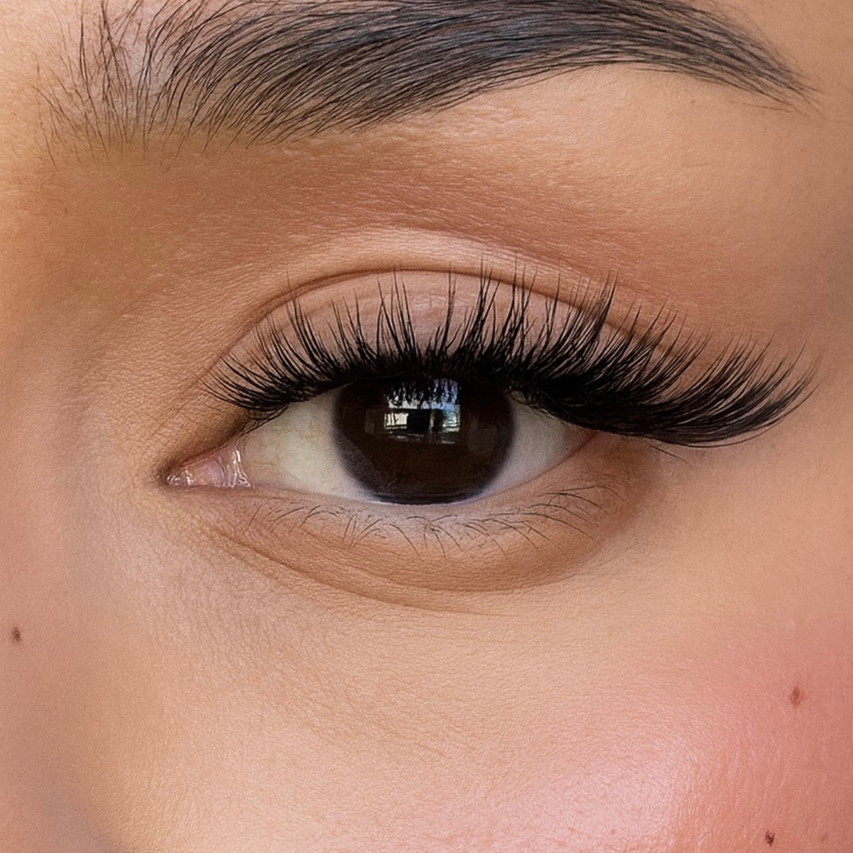 Clean Girl lash close-up