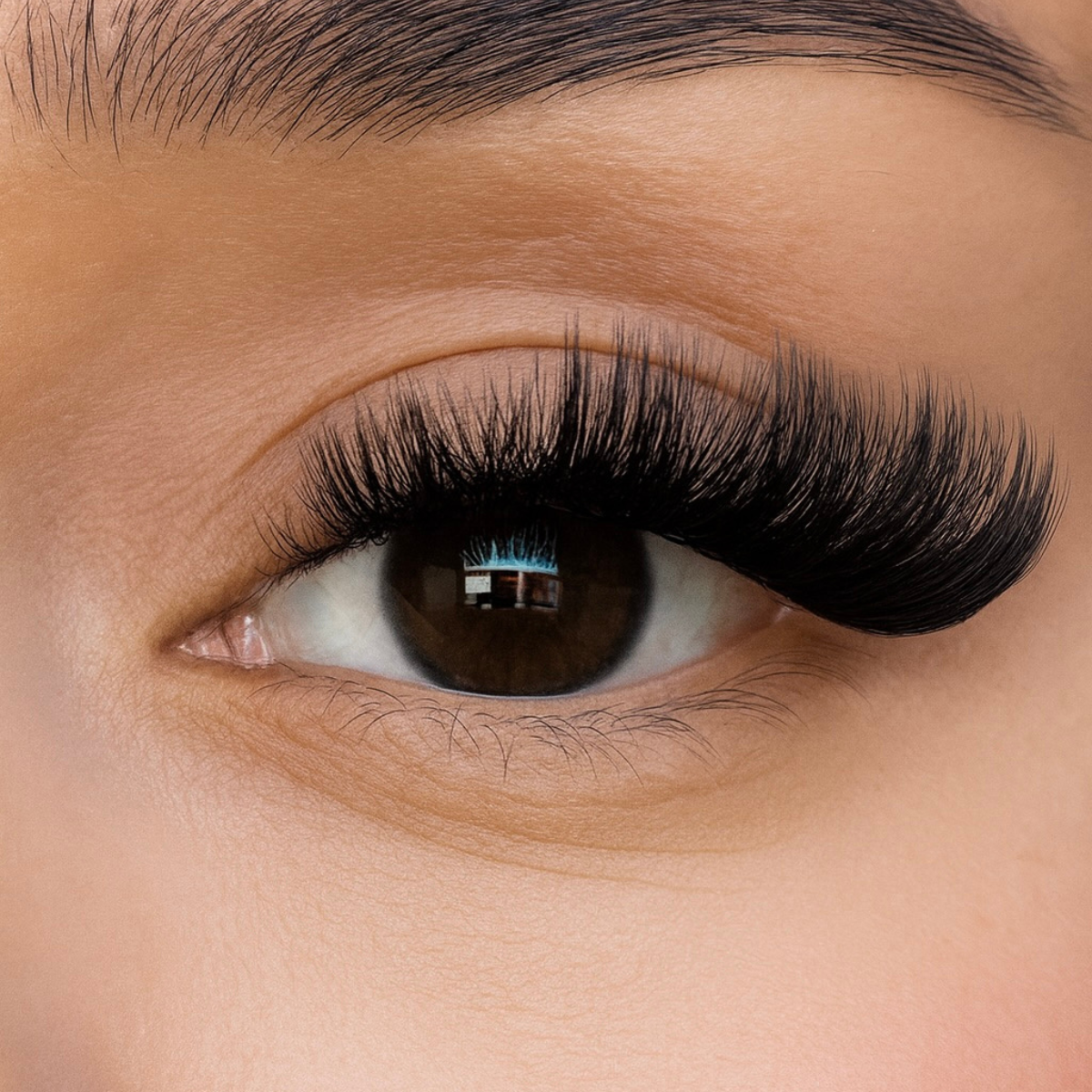 Sweet Girl lash close-up